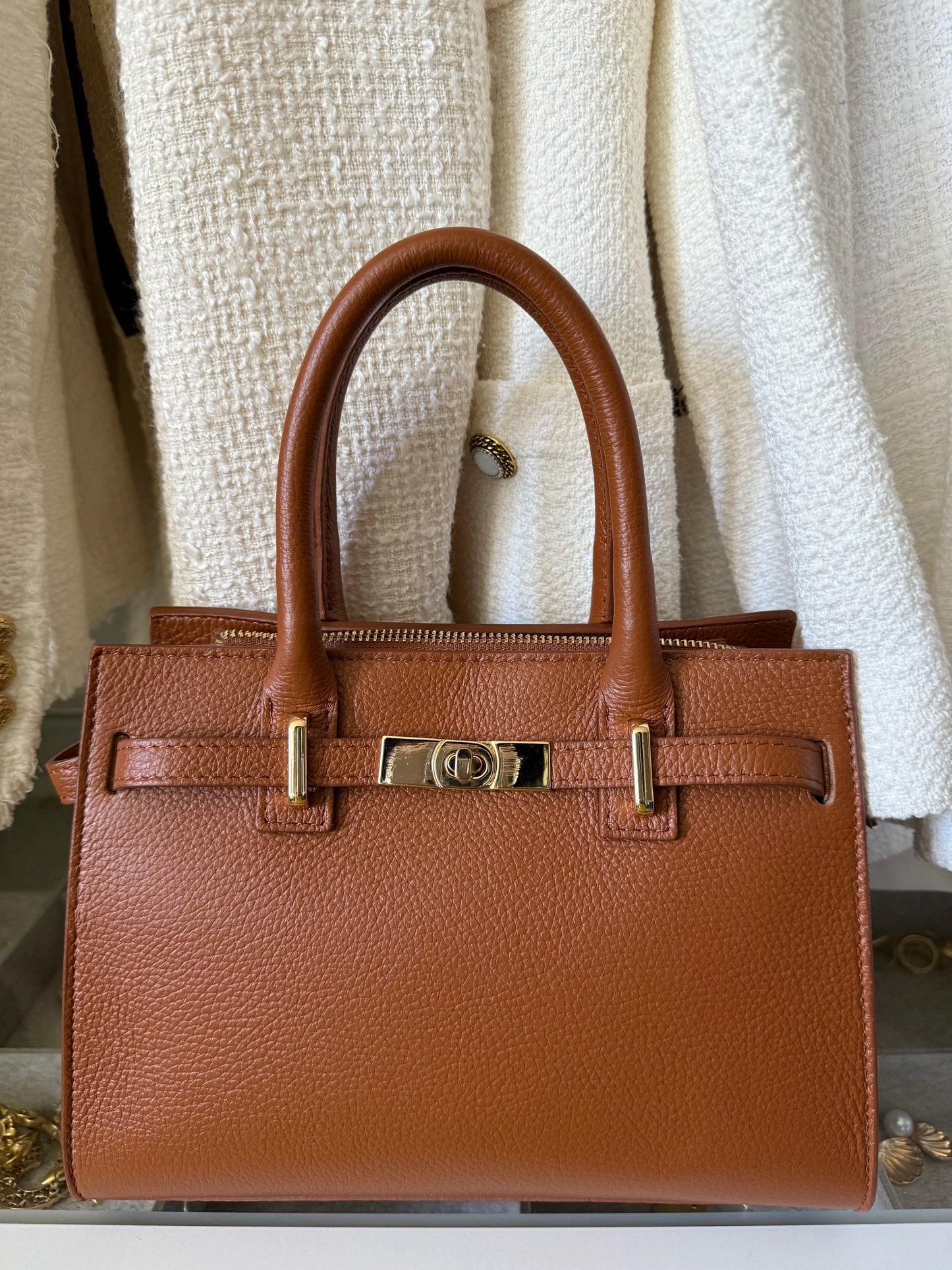 SAC A MAIN EN CUIR BOUCLE DORE