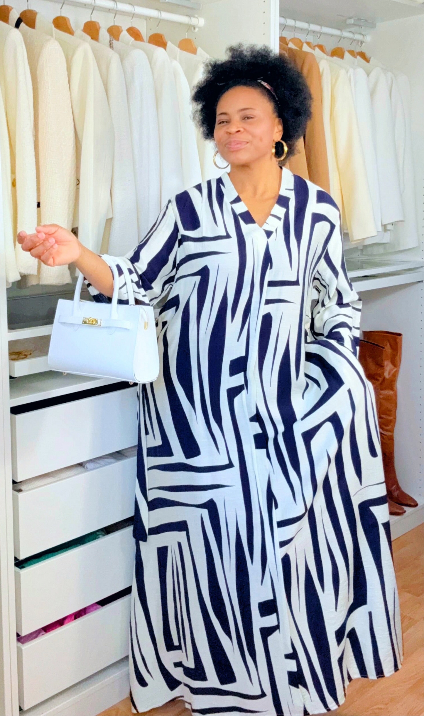 Robe longue imprimée à rayure avec tissu similaire au lin bleu marine